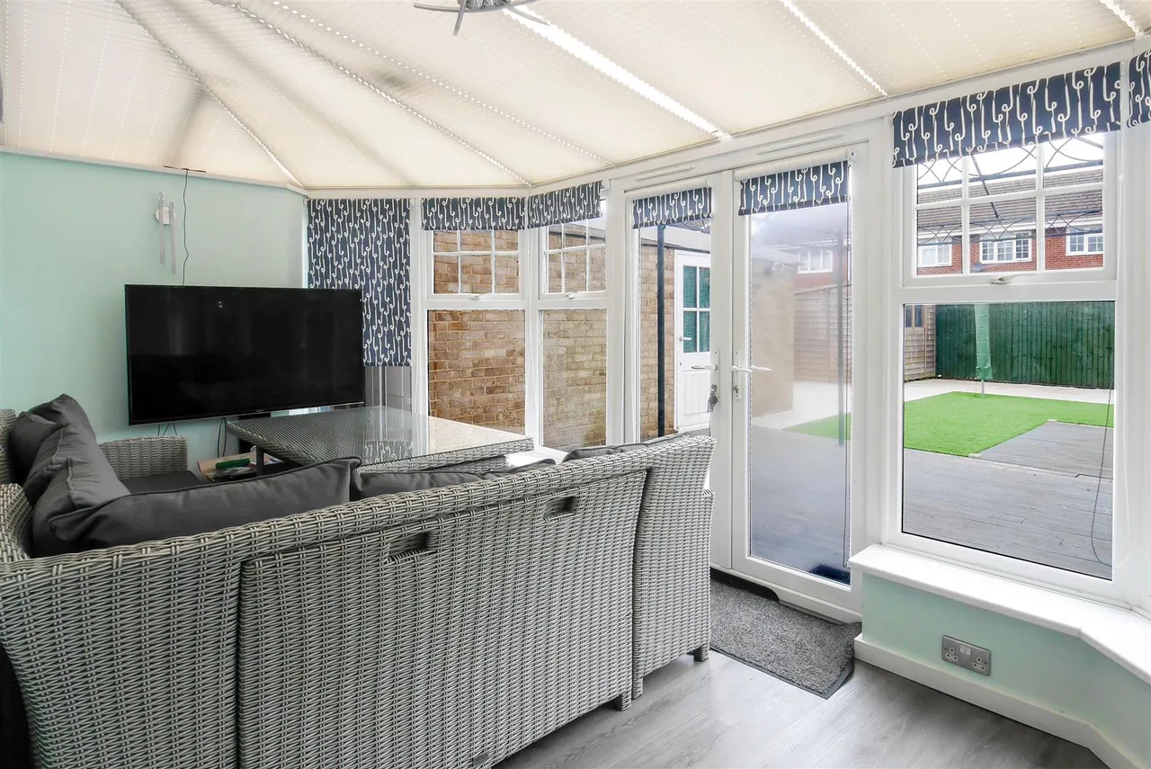 Sternway, Littlehampton, photo 16