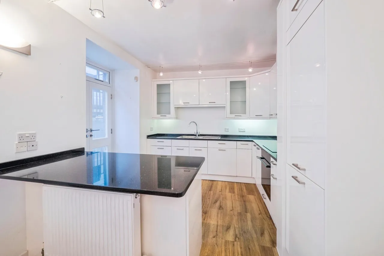 Chapel Street, Penzance, TR18, photo 3