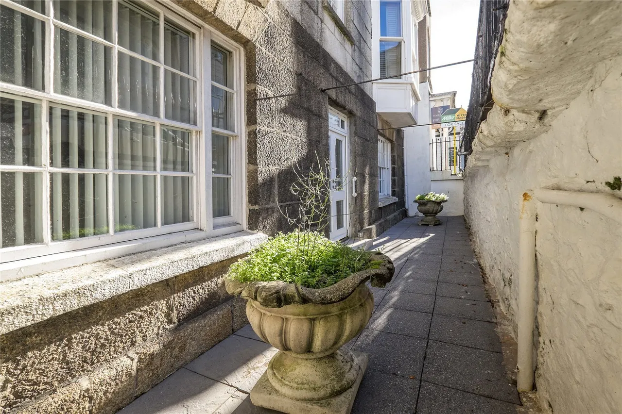 Chapel Street, Penzance, TR18, photo 17