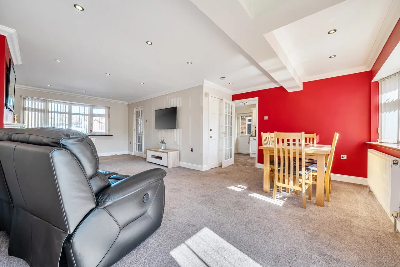 Grovebury Close, DA8, photo 12