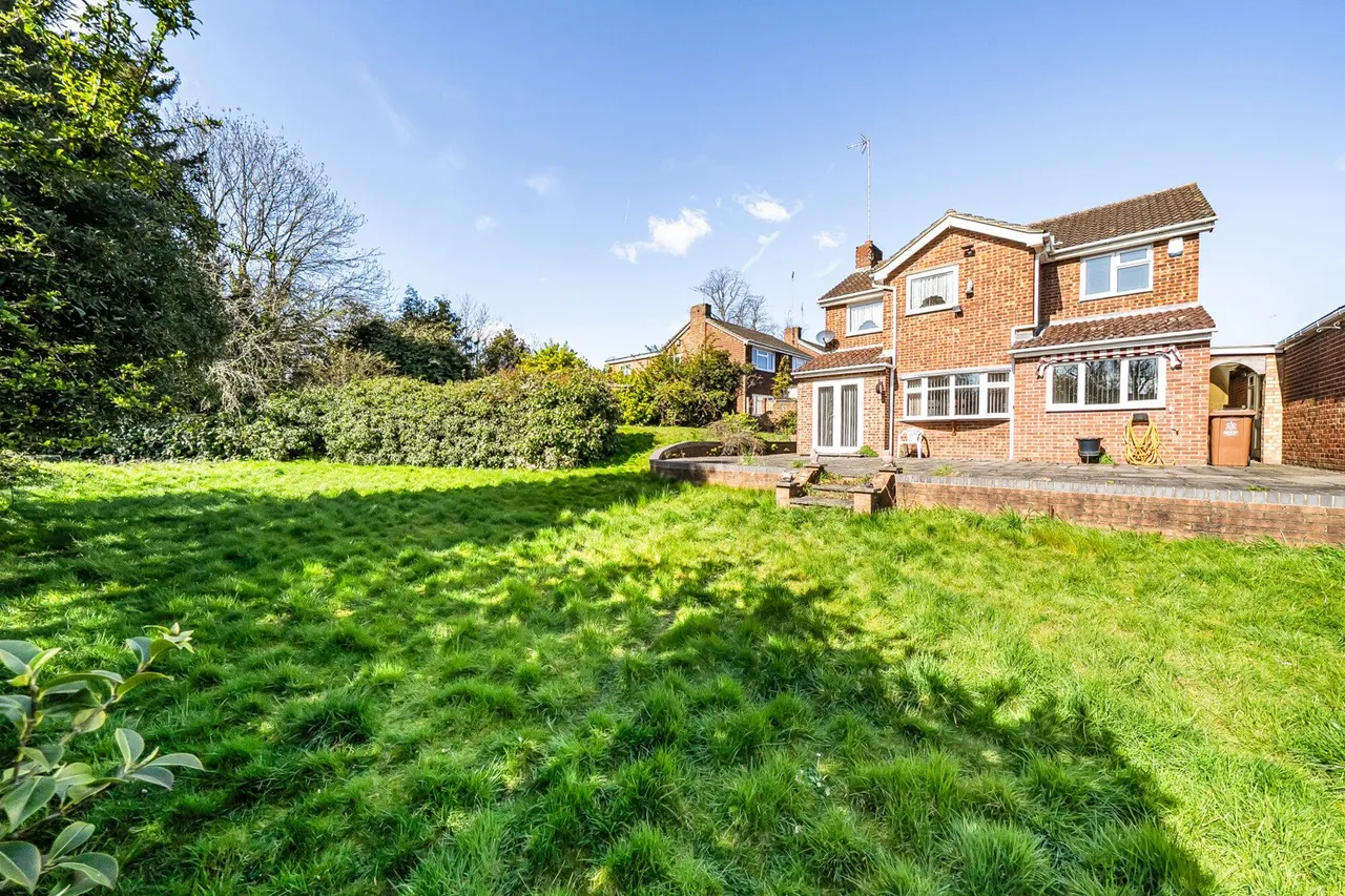 Grovebury Close, DA8, photo 14