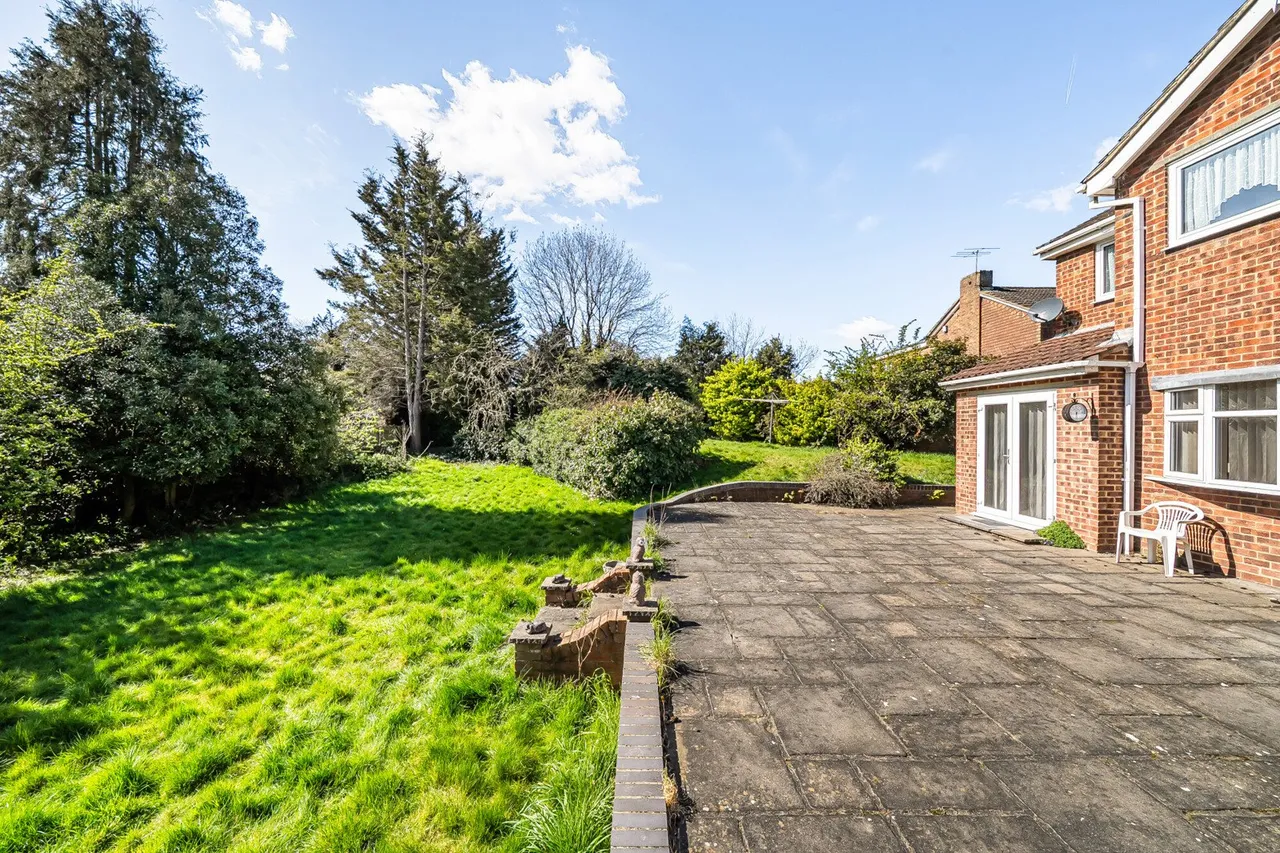 Grovebury Close, DA8, photo 19