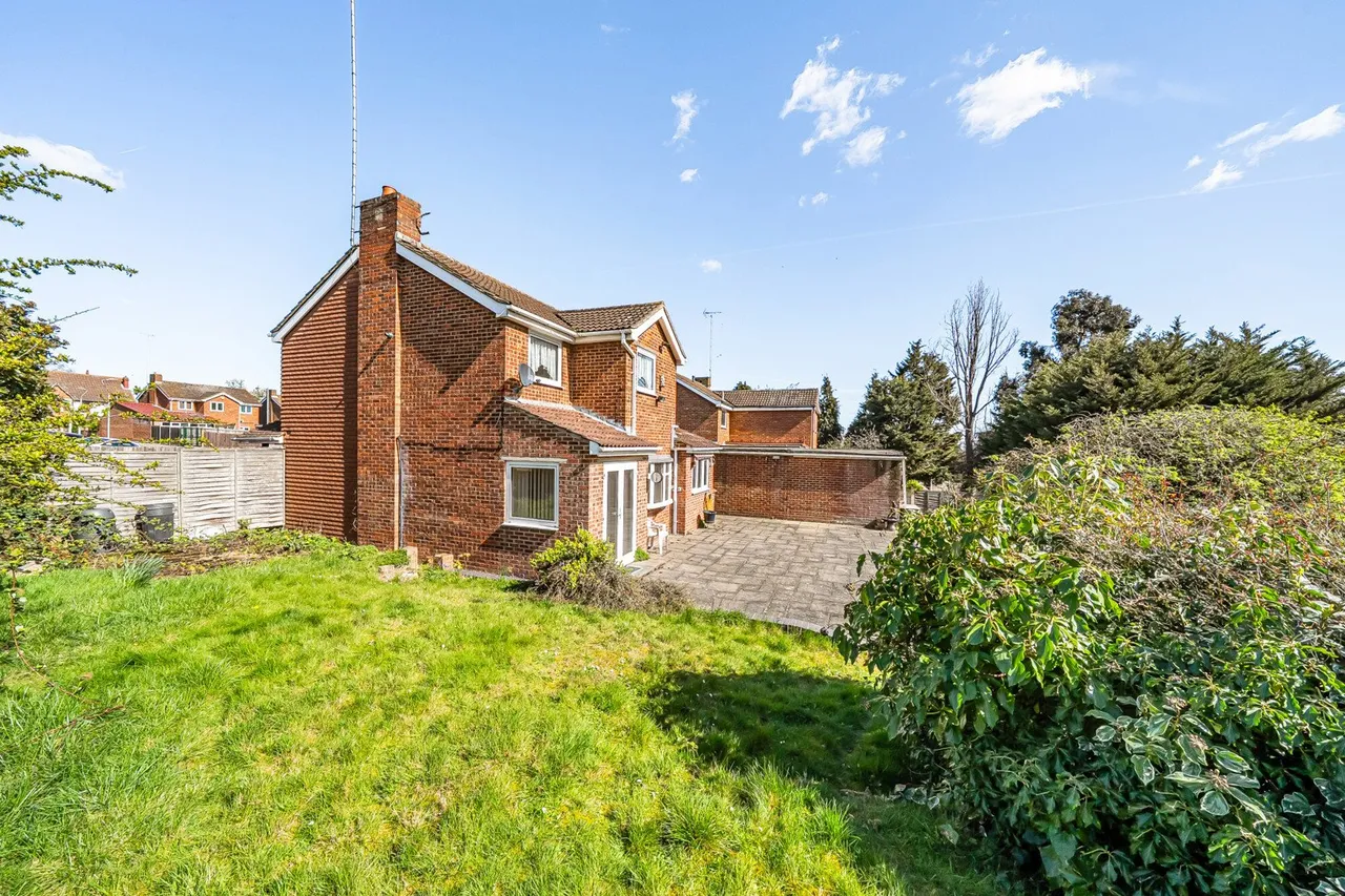 Grovebury Close, DA8, photo 20