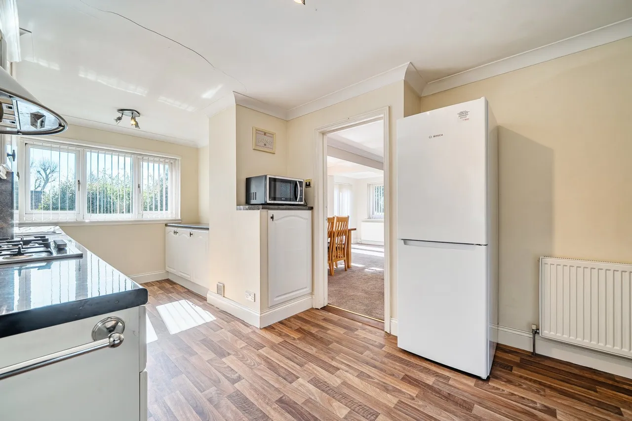 Grovebury Close, DA8, photo 4