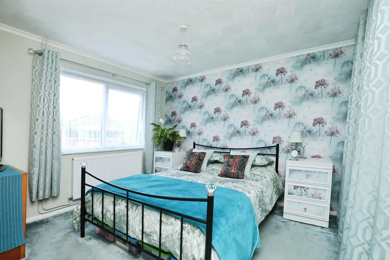 Longfields, Swaffham, photo 12