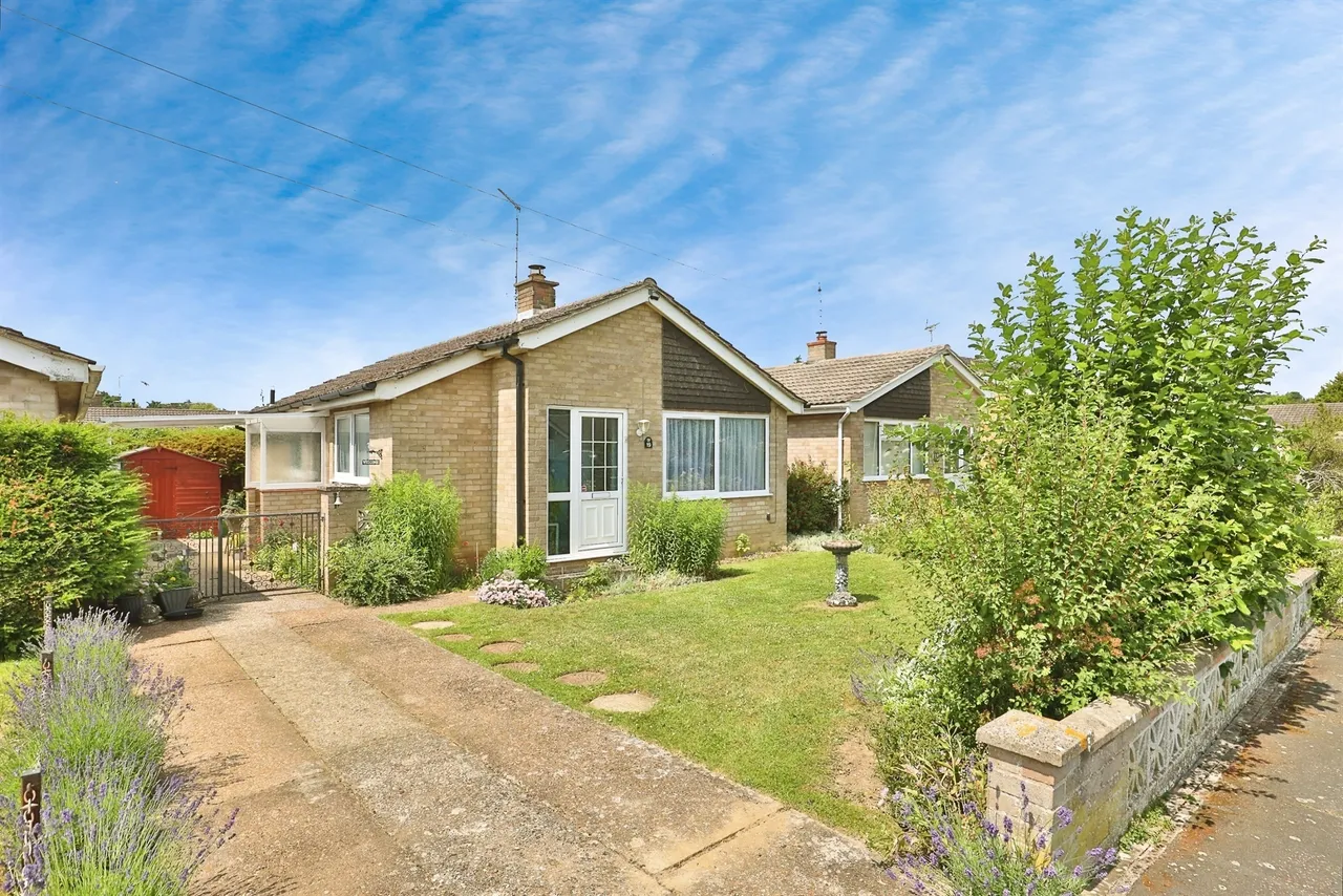 2 bed house for sale — Longfields, Swaffham