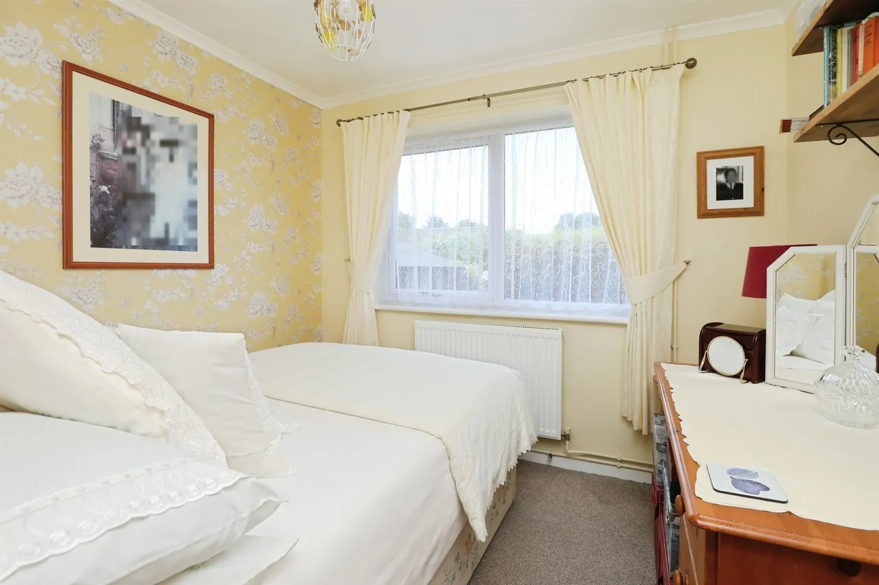 Longfields, Swaffham, photo 9