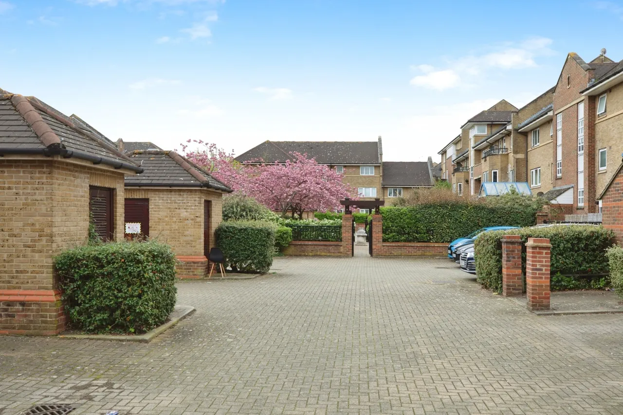 Old Hospital Close, London, SW12, photo 11