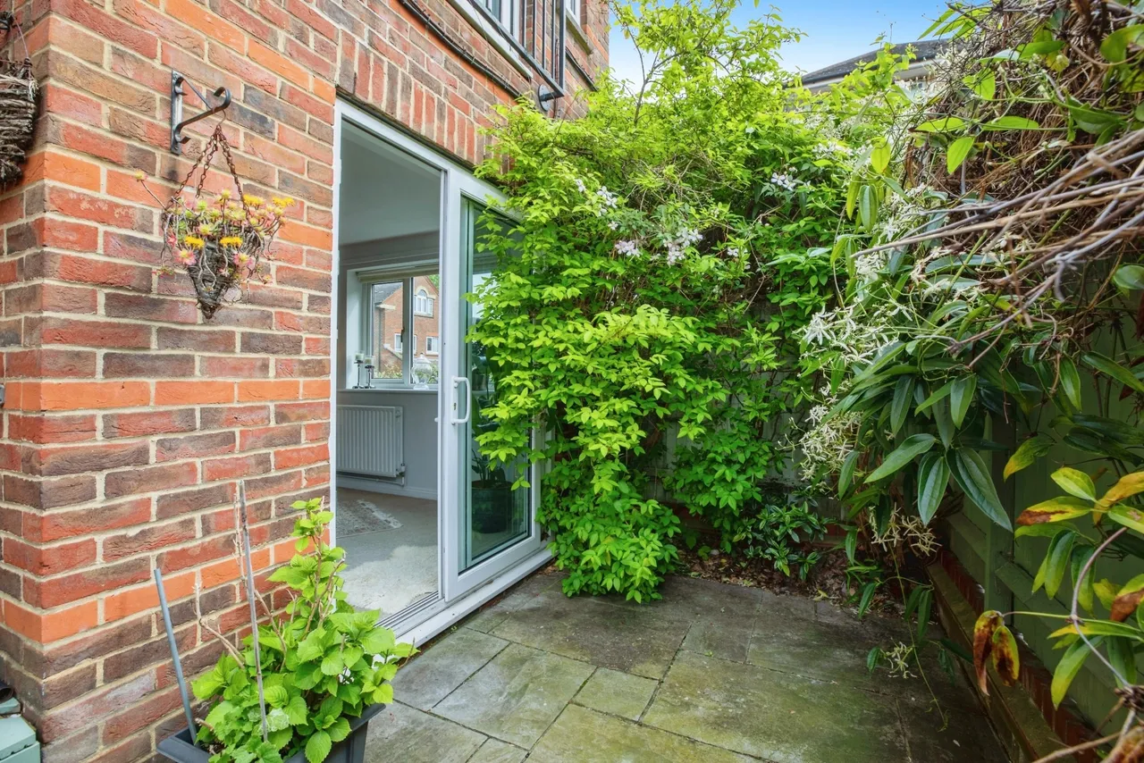 Old Hospital Close, London, SW12, photo 19