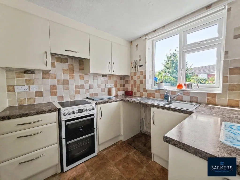 Kingsley Crescent, Birkenshaw BD11 2NL, photo 4