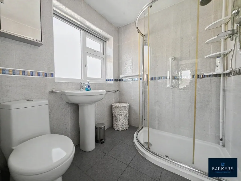 Kingsley Crescent, Birkenshaw BD11 2NL, photo 9