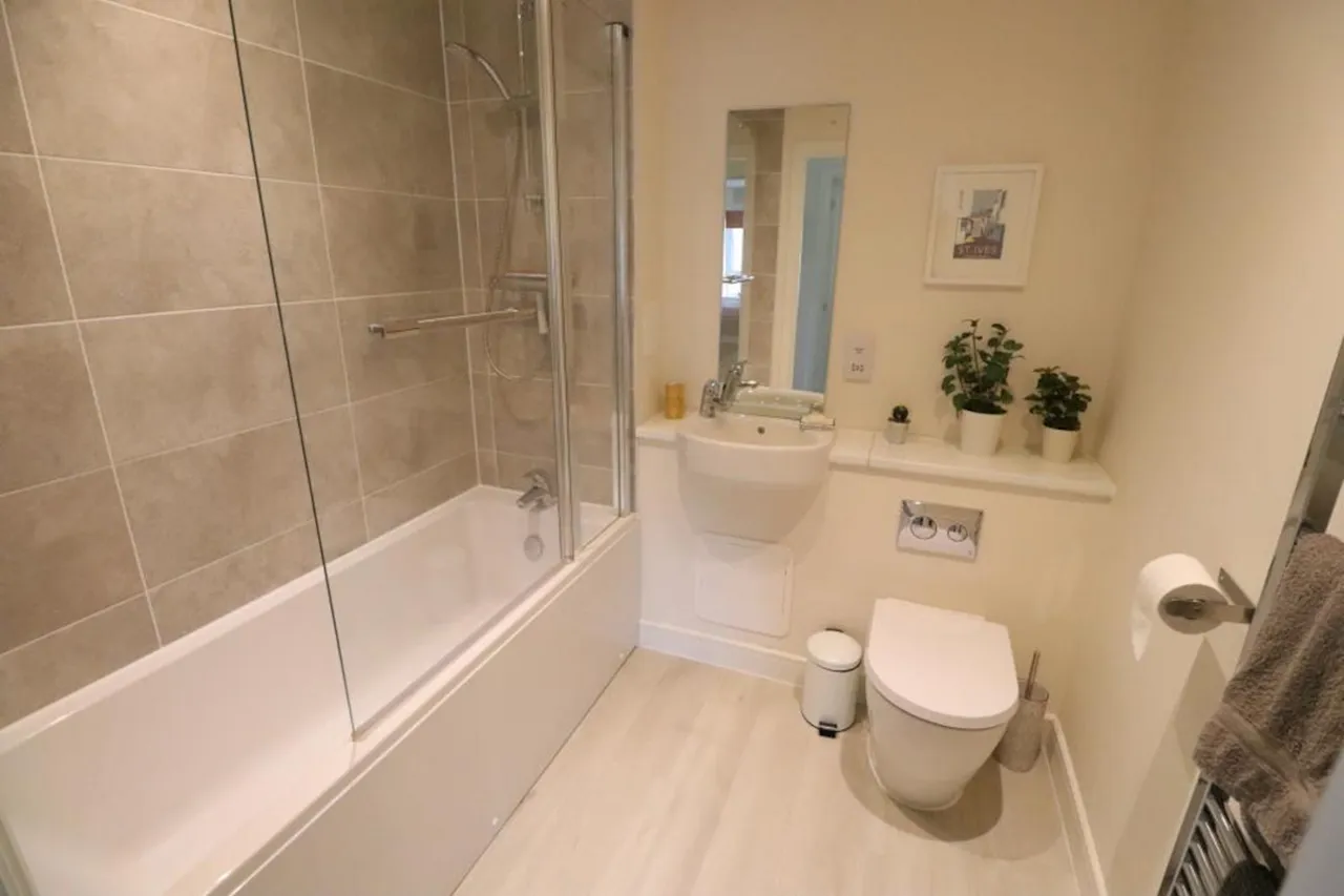 Bracknell, RG12, photo 3
