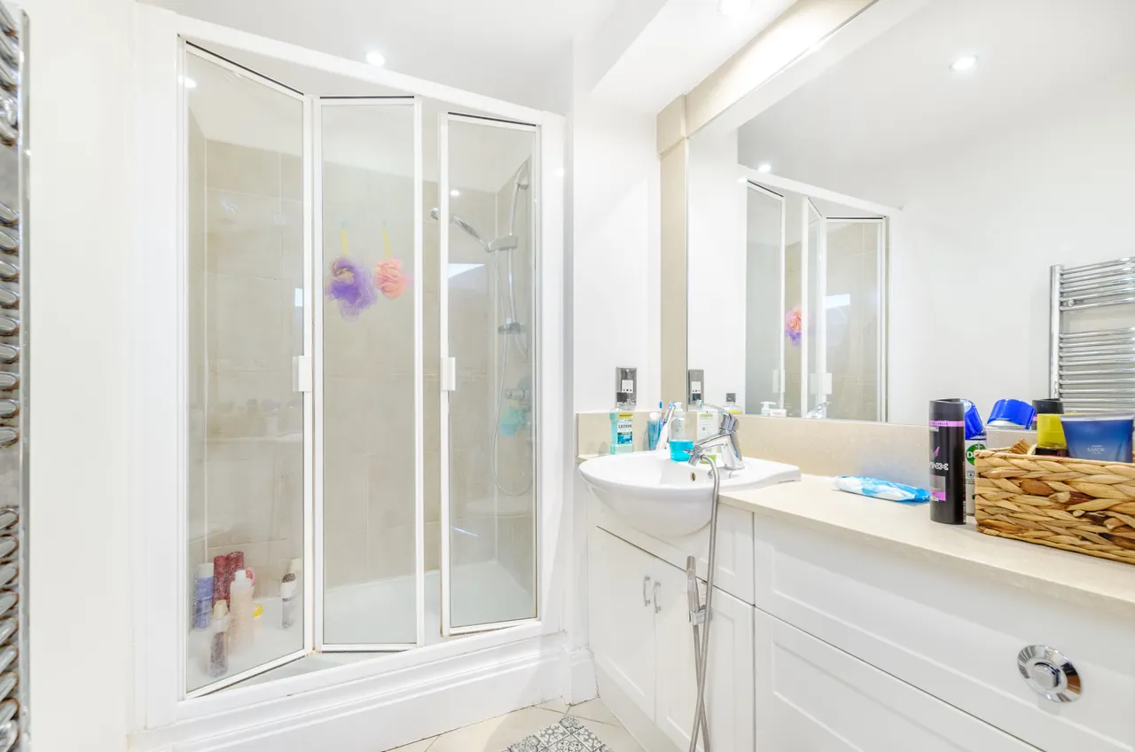 18 Tanyard House, Brentford Lock, photo 6