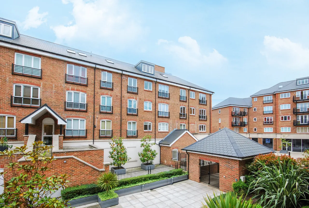 18 Tanyard House, Brentford Lock, photo 2