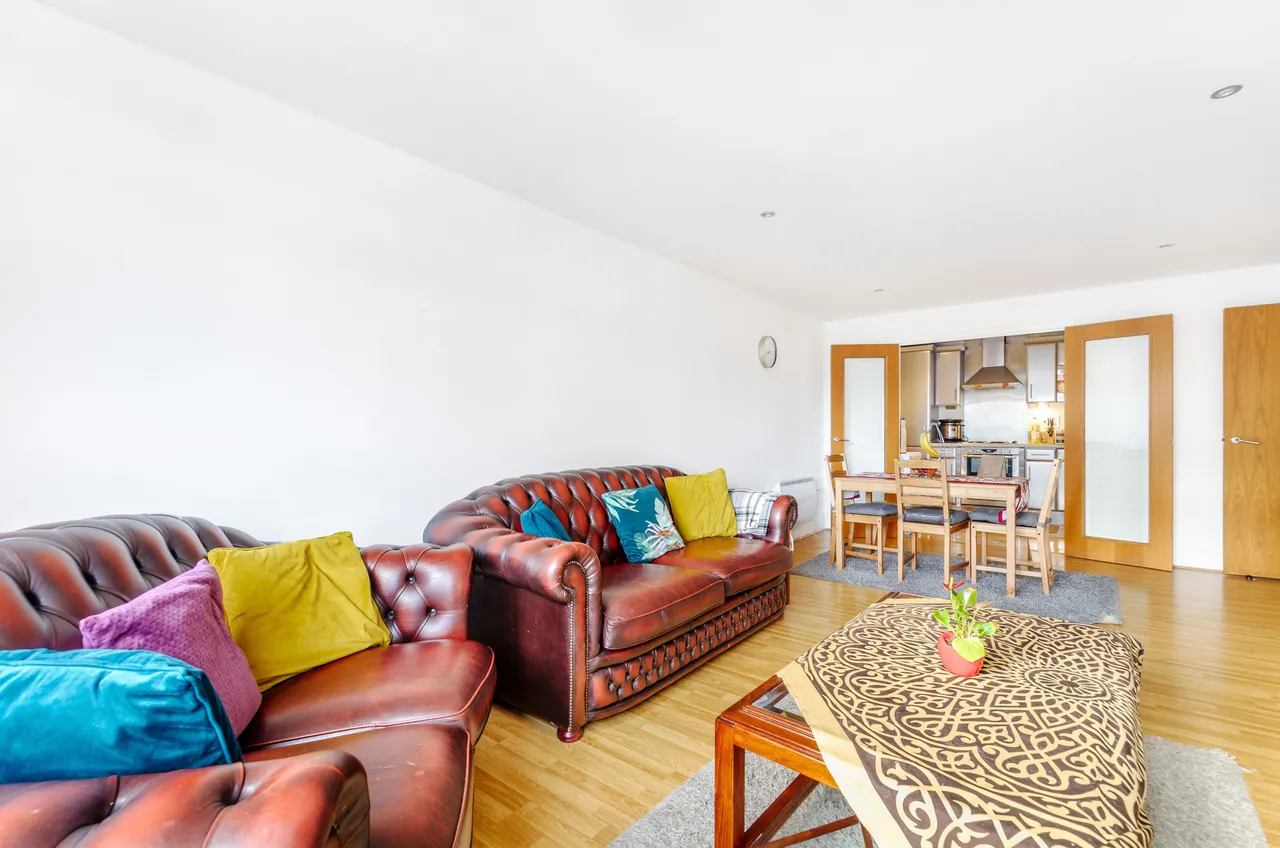 18 Tanyard House, Brentford Lock, photo 3