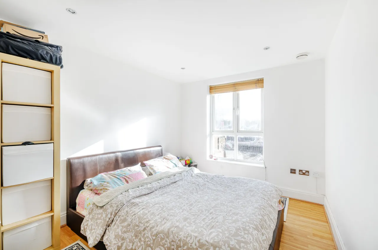 18 Tanyard House, Brentford Lock, photo 4