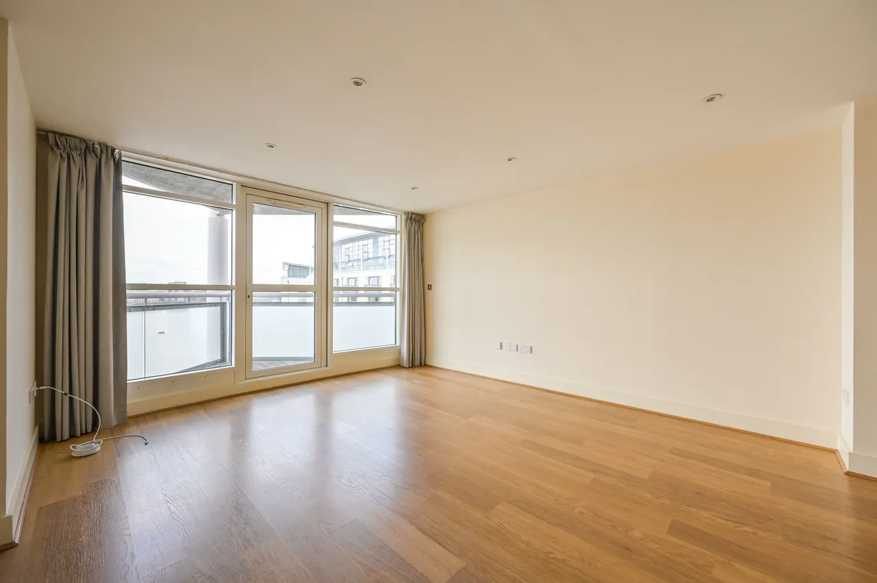 Flat 42 Orion Point, 7 Crews Street, London, photo 11