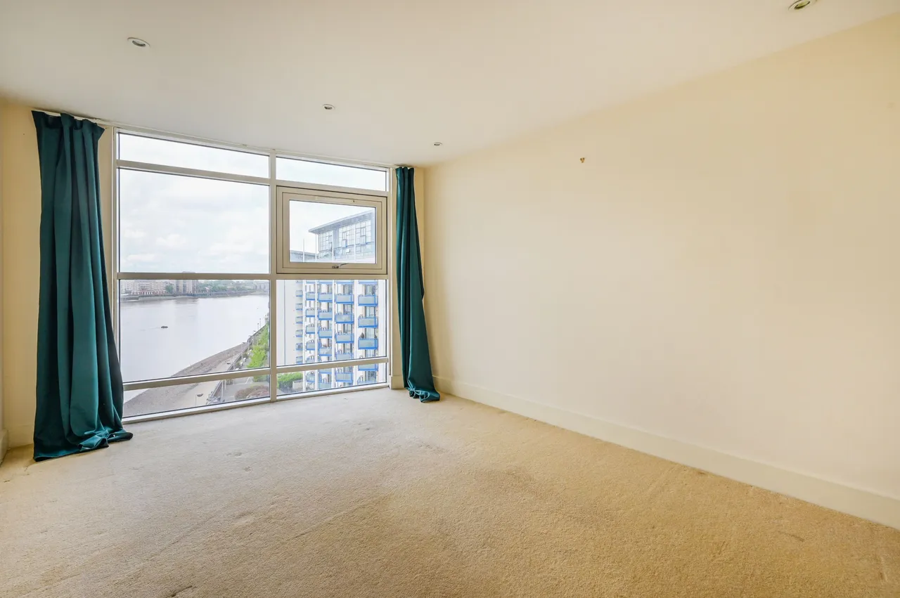 Flat 42 Orion Point, 7 Crews Street, London, photo 9