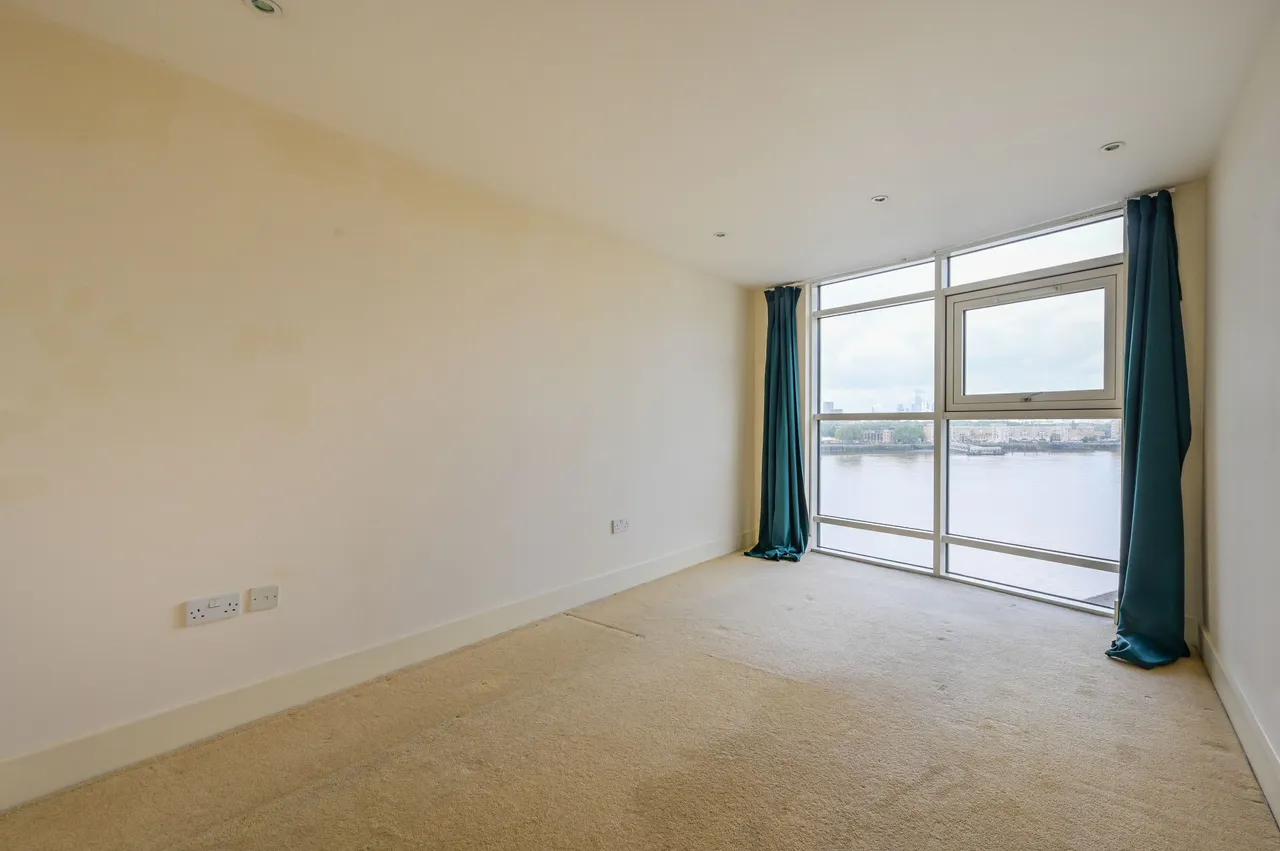 Flat 42 Orion Point, 7 Crews Street, London, photo 7
