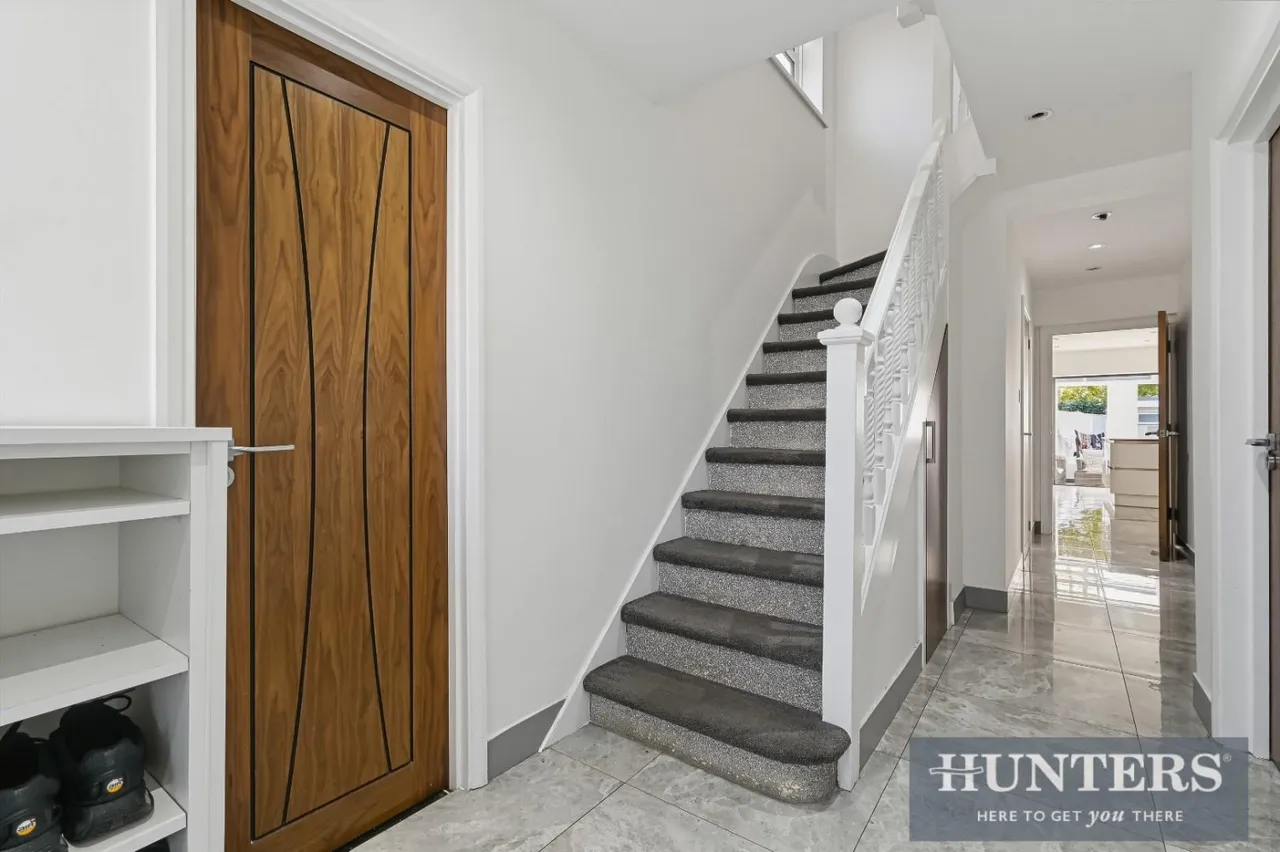 The Crossways, Hounslow, TW5, photo 2