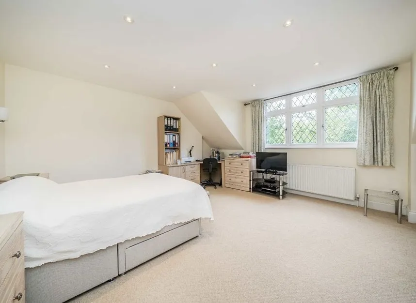 Manor Gardens, Hampton, TW12, photo 7