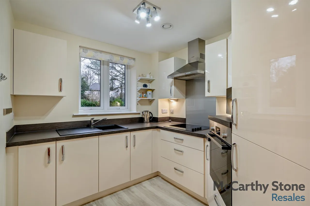 Preston Road, Clayton-Le-Woods, PR6, photo 6