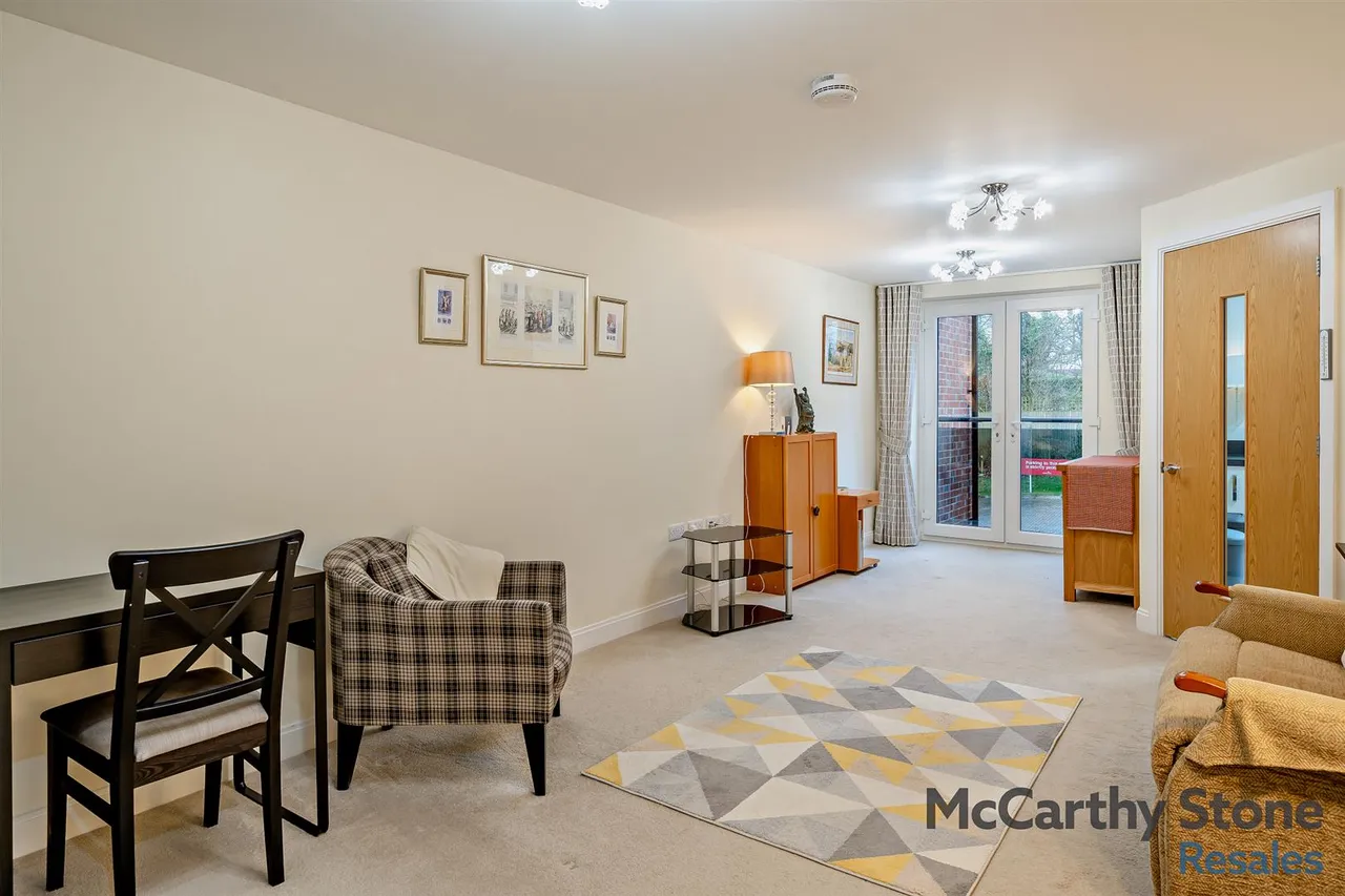 Preston Road, Clayton-Le-Woods, PR6, photo 5