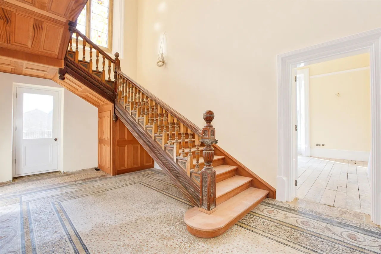 Priorygate Court, Castle Cary, BA7, photo 5