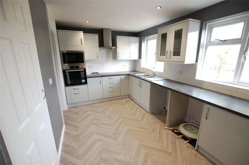 Hurricane Road, Bowerhill, SN12, photo 3