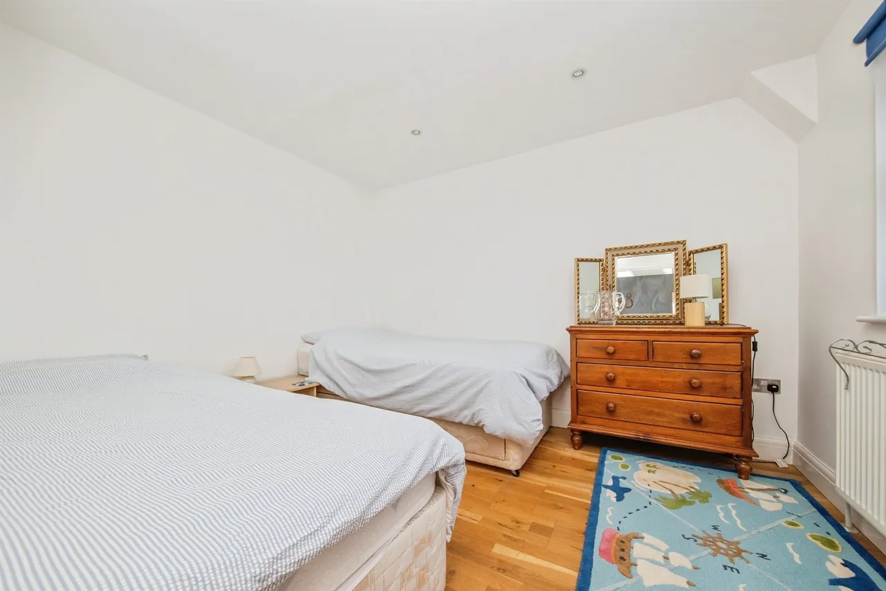 Green Lane, Walton On The Naze, CO14, photo 11