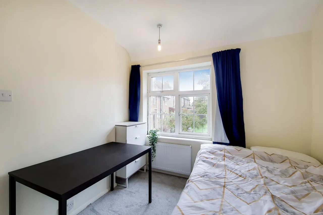 Westcott Crescent, London, W7 1PL, photo 5