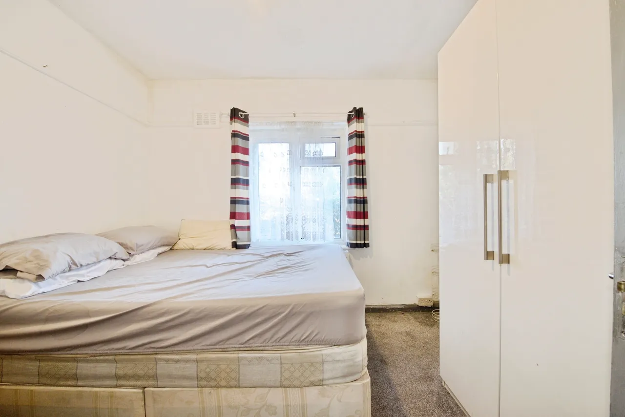 North Circular Road, London, NW10, photo 10