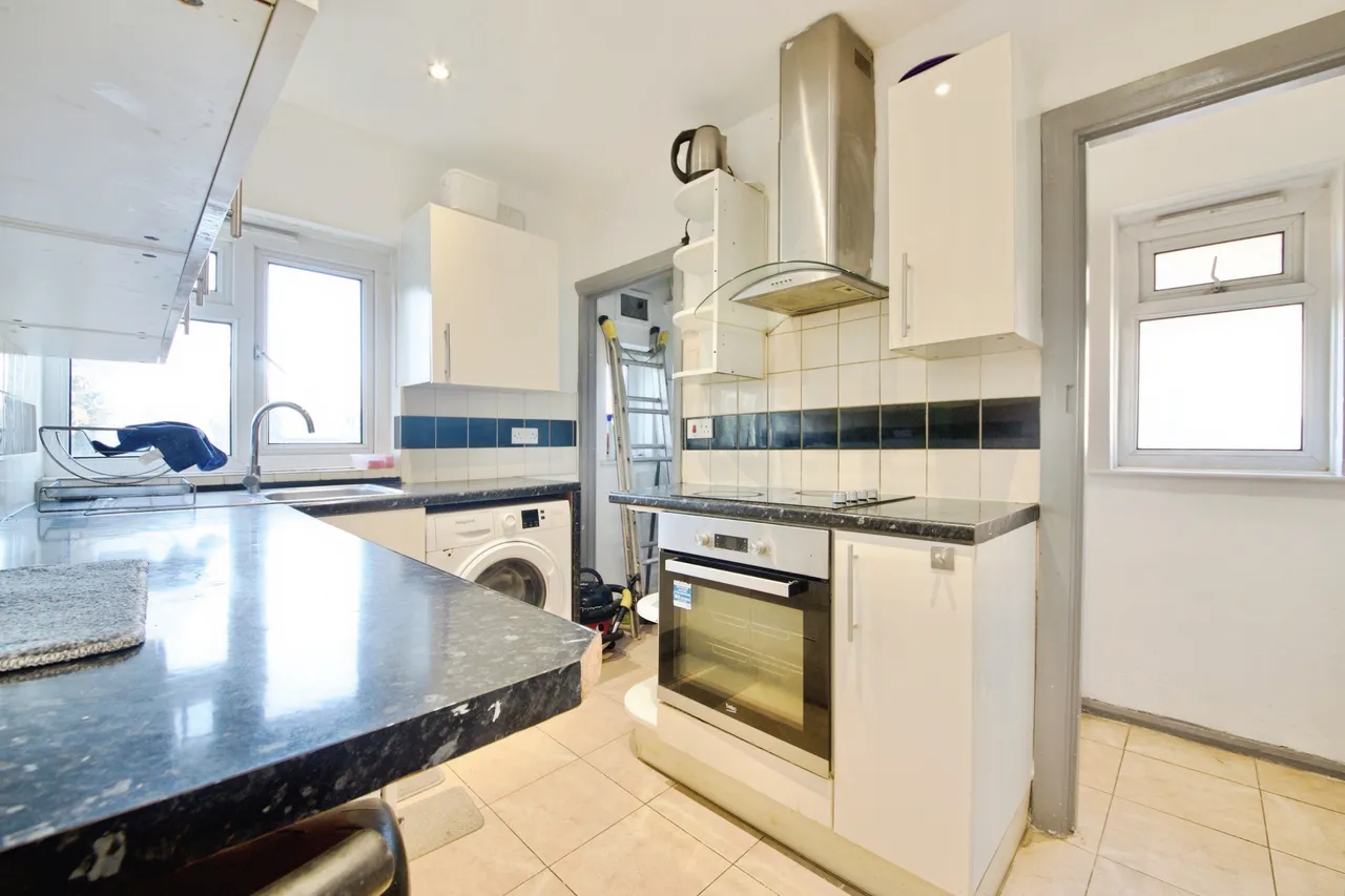 North Circular Road, London, NW10, photo 4