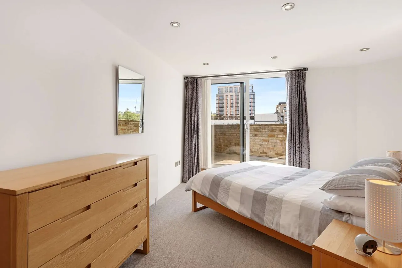 Belmont Road, London, W4 5UL, photo 2