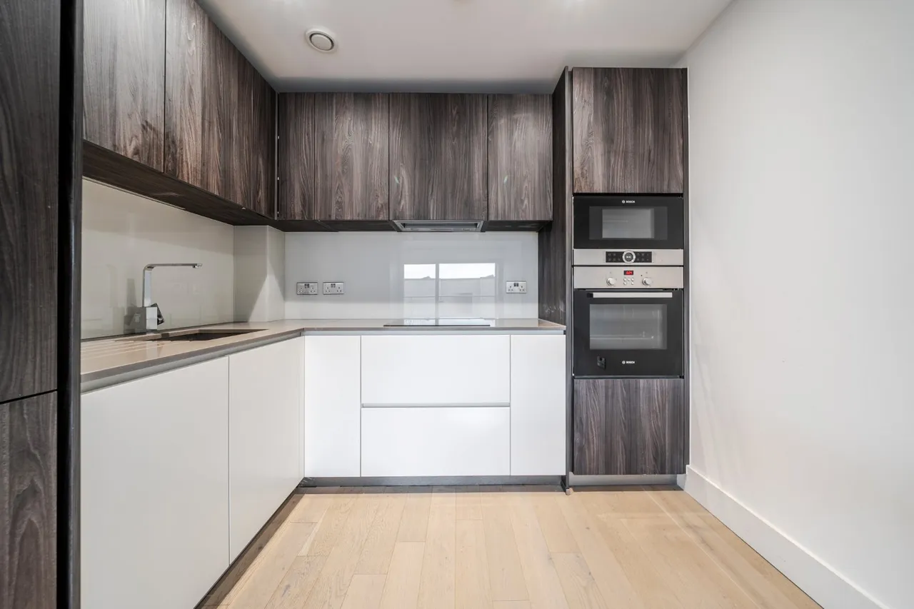 Vinery Way, Hammersmith, London, W6, photo 2
