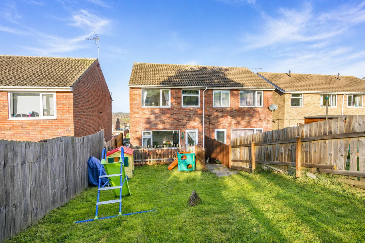 Fifth Avenue, Grantham, photo 16