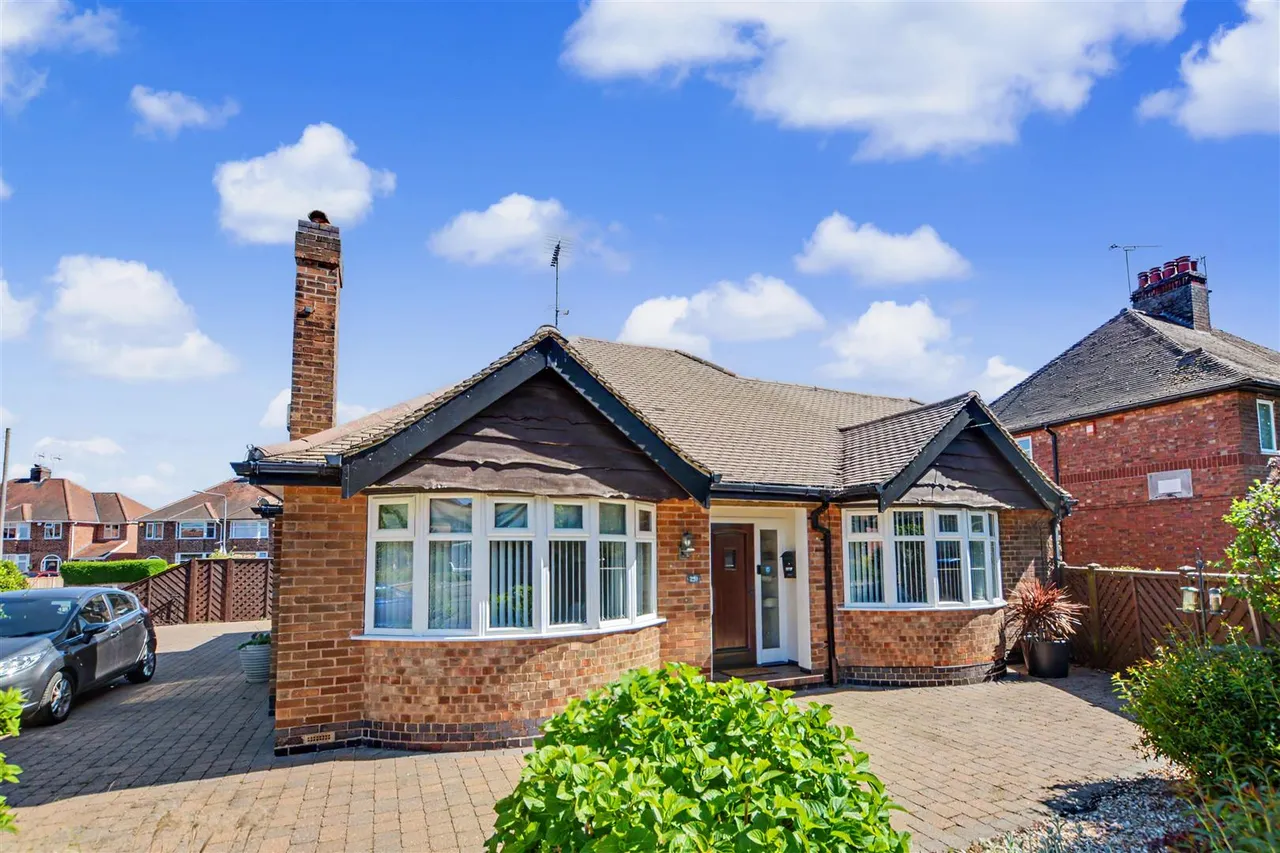 2 bed house for sale, Bye Pass Road, Chilwell, NG9