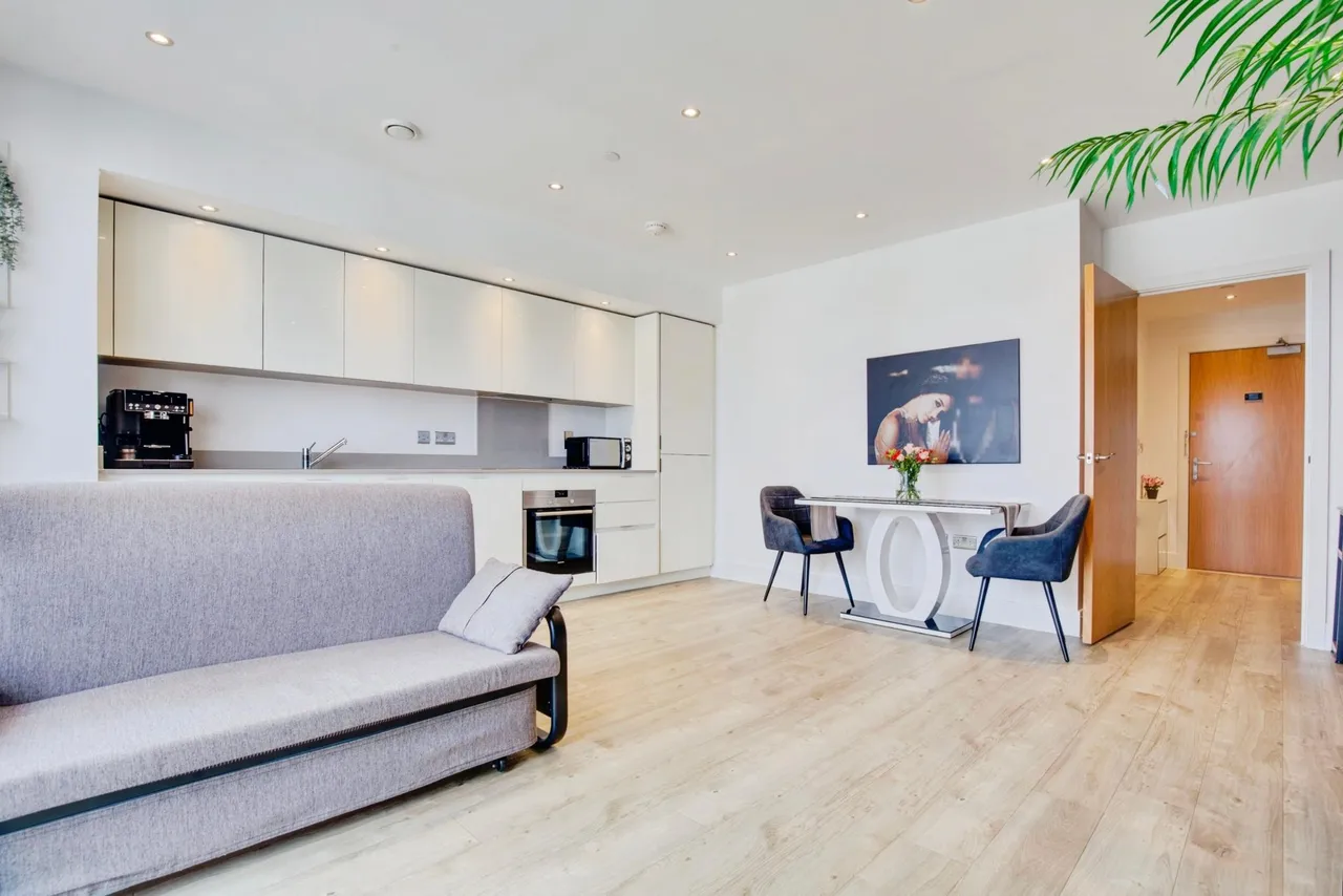 Lyon Road, Harrow, HA1, photo 2