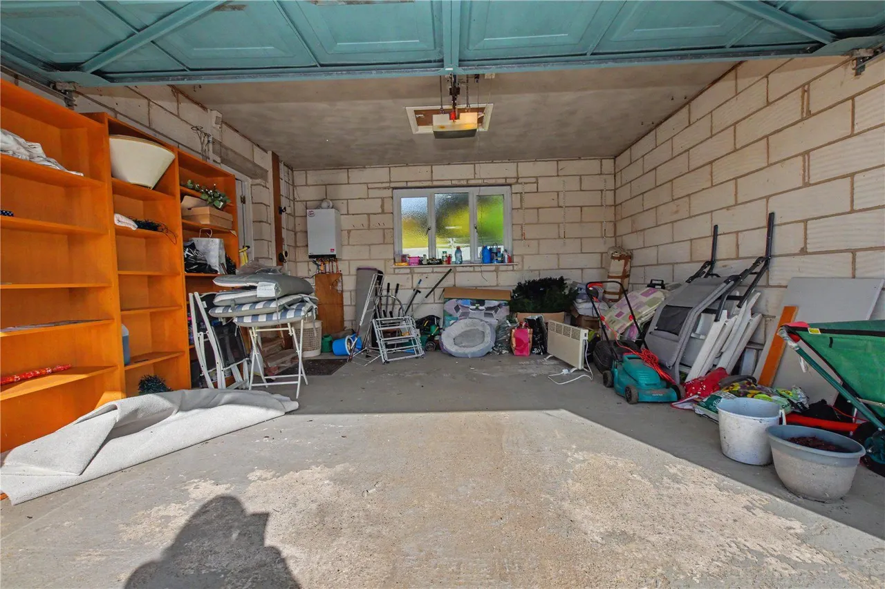 Hill Top Close, Tingley, WF3, photo 31