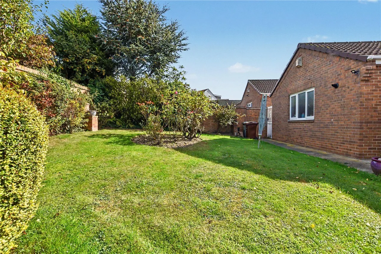 Hill Top Close, Tingley, WF3, photo 13