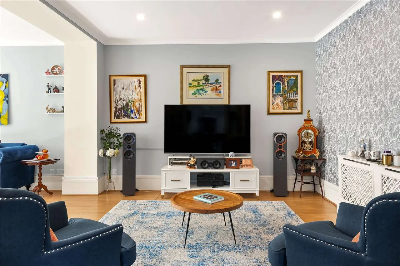 St. Michael's Mews, Belgravia, London, SW1W 8JZ, photo 2