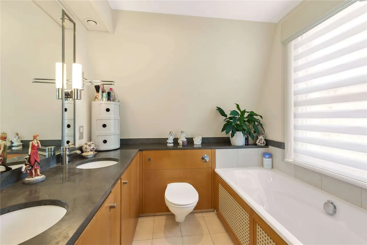 St. Michael's Mews, Belgravia, London, SW1W 8JZ, photo 9