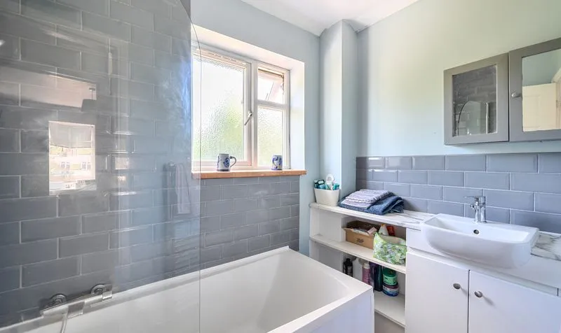 Overdale, Ashtead, KT21, photo 11