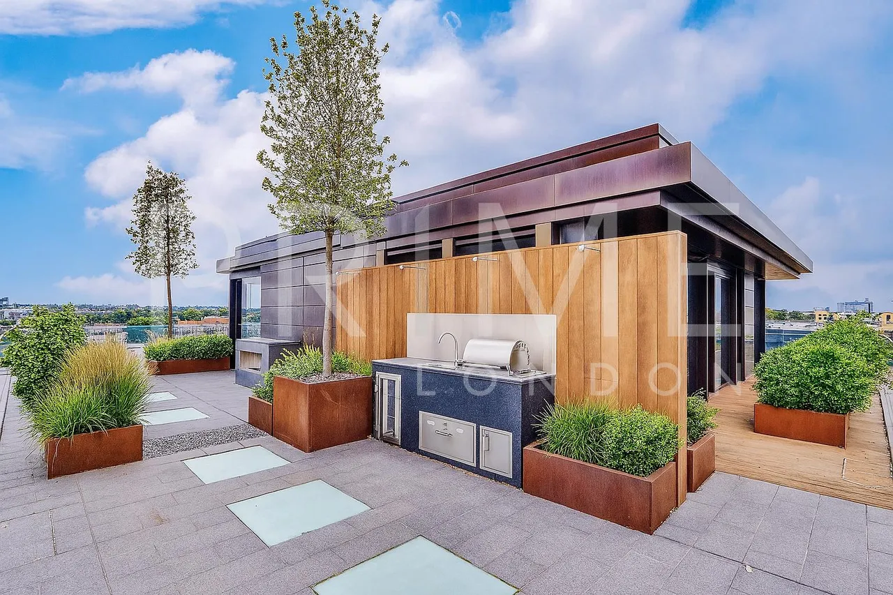 3 bed flat for sale, The Penthouse, Jaeger House, SW6