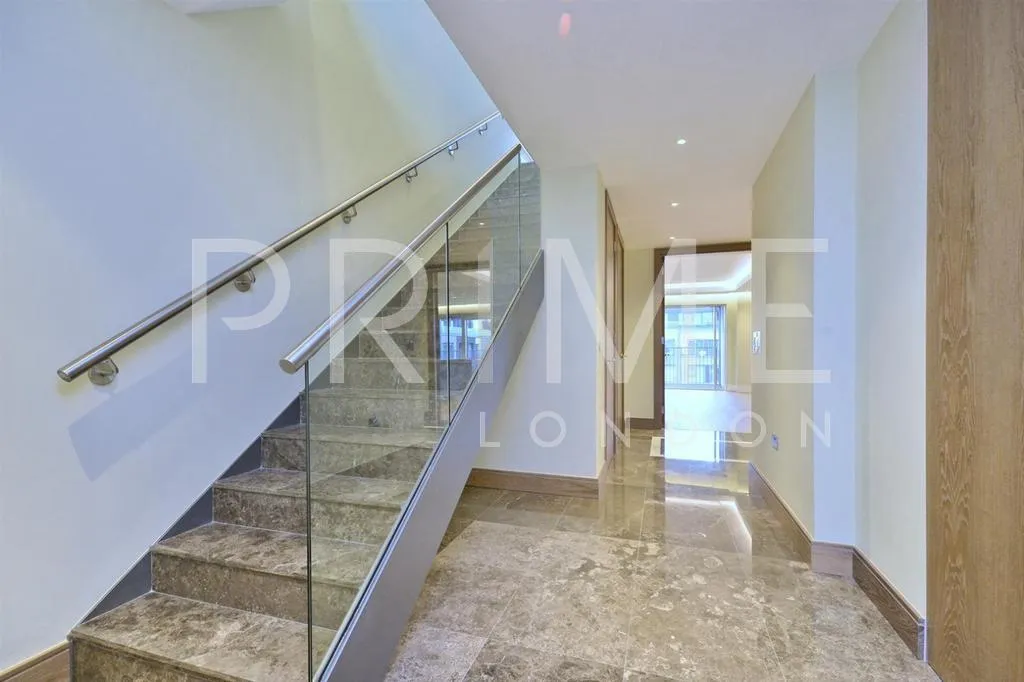 The Penthouse, Jaeger House, SW6, photo 4
