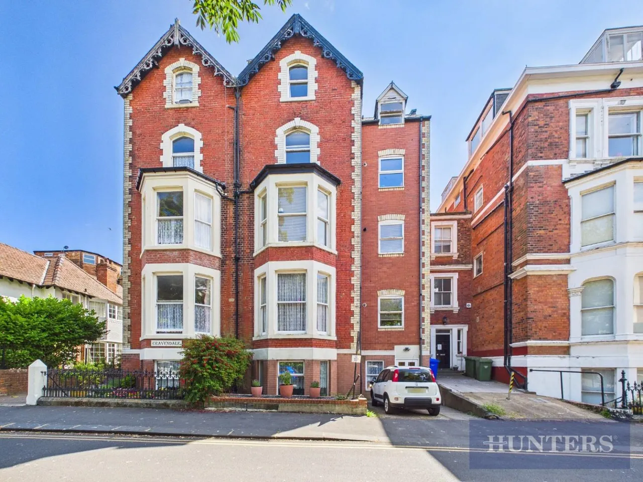 2 bed flat for sale, St. Martins Square, Scarborough, YO11