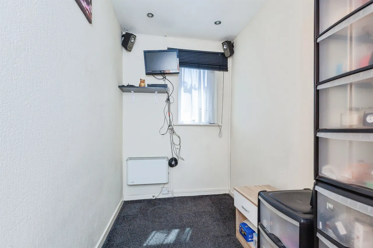 Ipswich Close, LEICESTER, photo 7