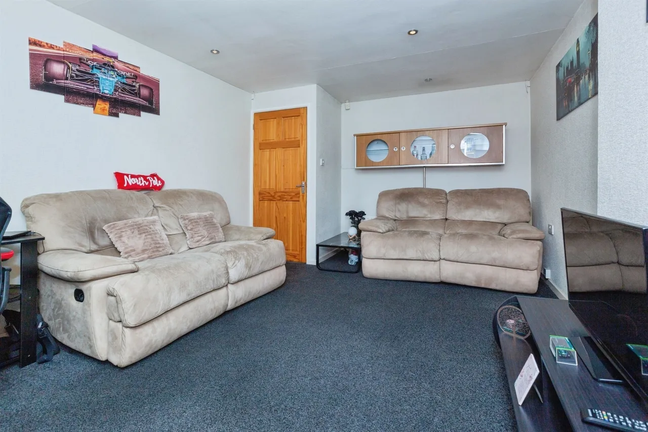Ipswich Close, LEICESTER, photo 10