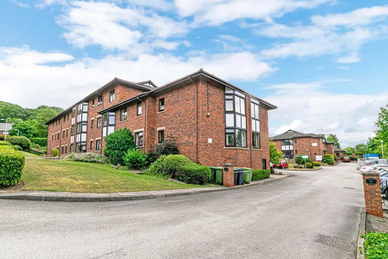 1 bed flat for sale, Lincoln Court Lower Robin Hood Lane, Frodsham