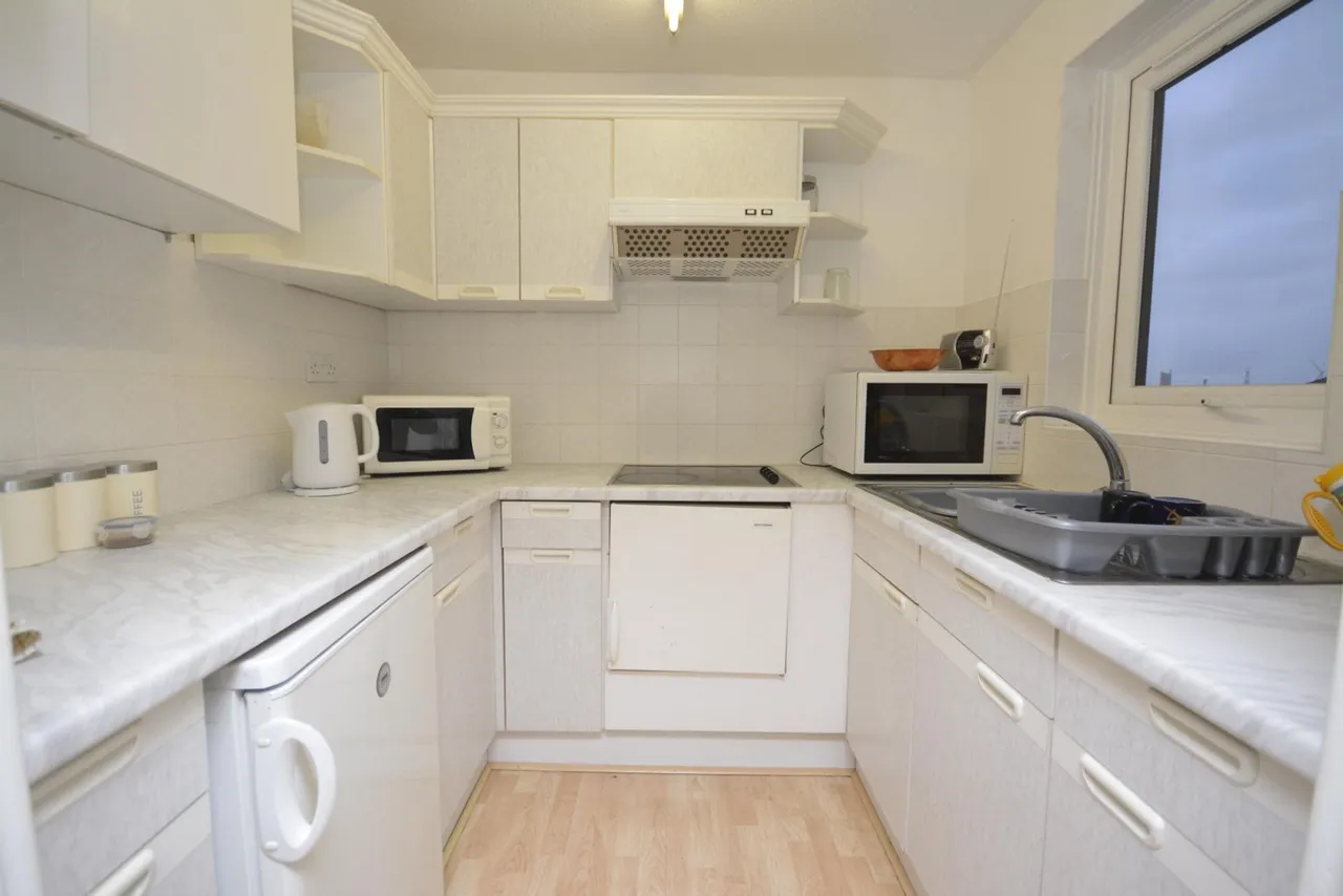 Lincoln Court Lower Robin Hood Lane, Frodsham, photo 3